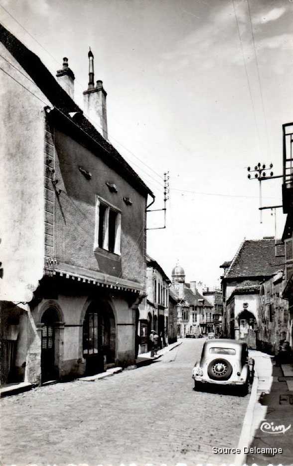 21 Arnay Le Duc Rue Saint Honore.jpg